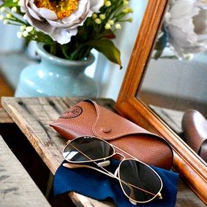 Polarized Ray-Ban aviator sunglasses